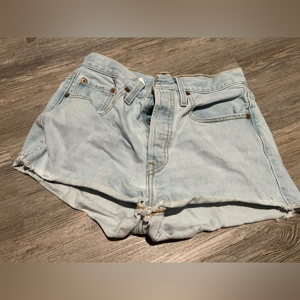SOLD Levi’s high waisted 501 shorts
